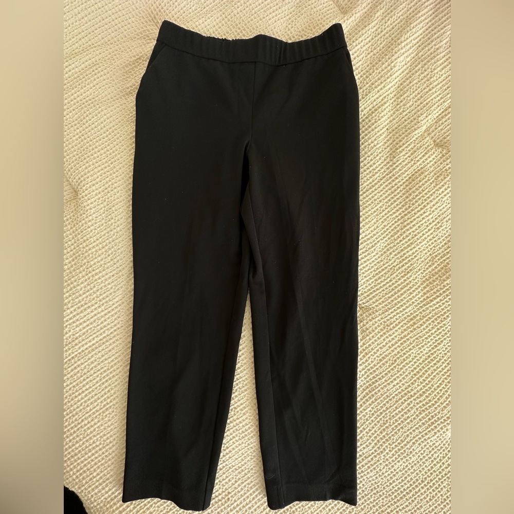 Small Black Alfani stretchy dress pants (capris)